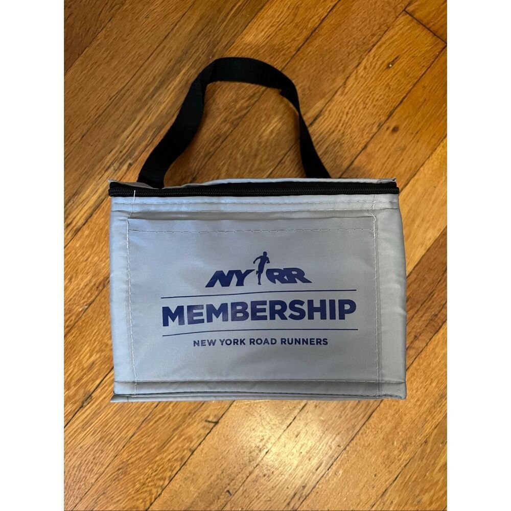 NYRR Membership Lunch Cooler Bag – Gray Insulated Tote